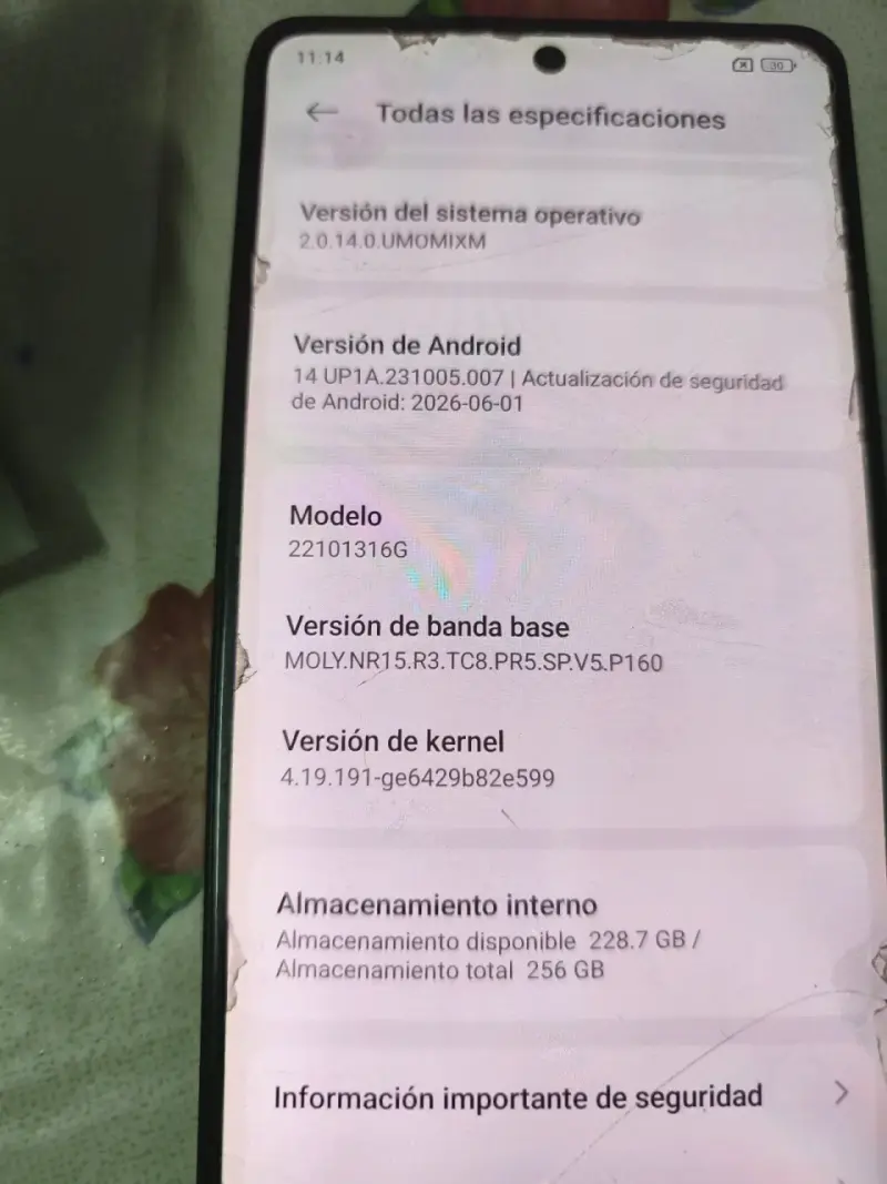Smartphone Xiaomi con HyperOS - 5