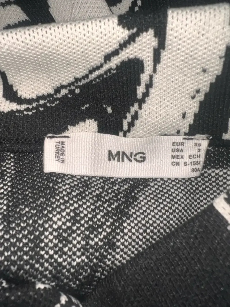 Vestido de punto estampado en blanco y negro - 3