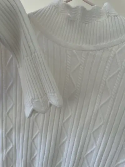Suéter blanco  para mujer - miniatura 2