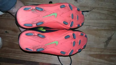 Zapatillas de fútbol Nike T90 rojas 23.5 cm - miniatura 3