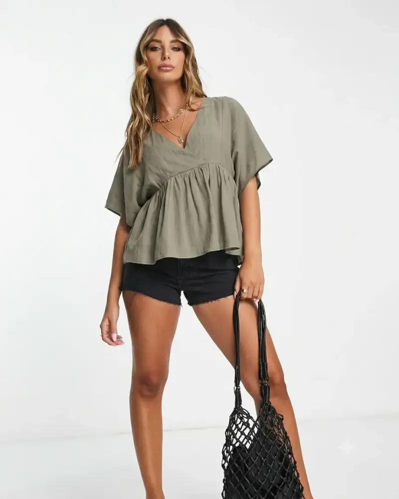 Blusa marca Asos talla M verde diseño cruzado - 3