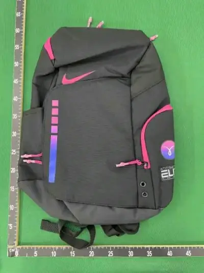 Mochila Nike Elite negra con detalles rosados - miniatura 1
