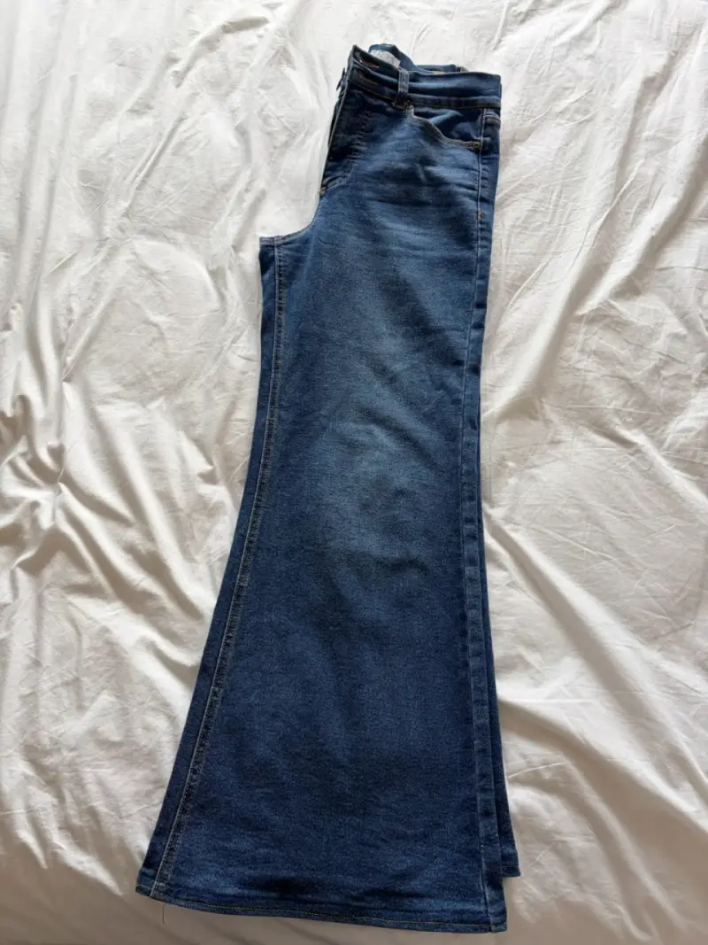 Jeans acampanados Sofía Vergara talla 38 - 4