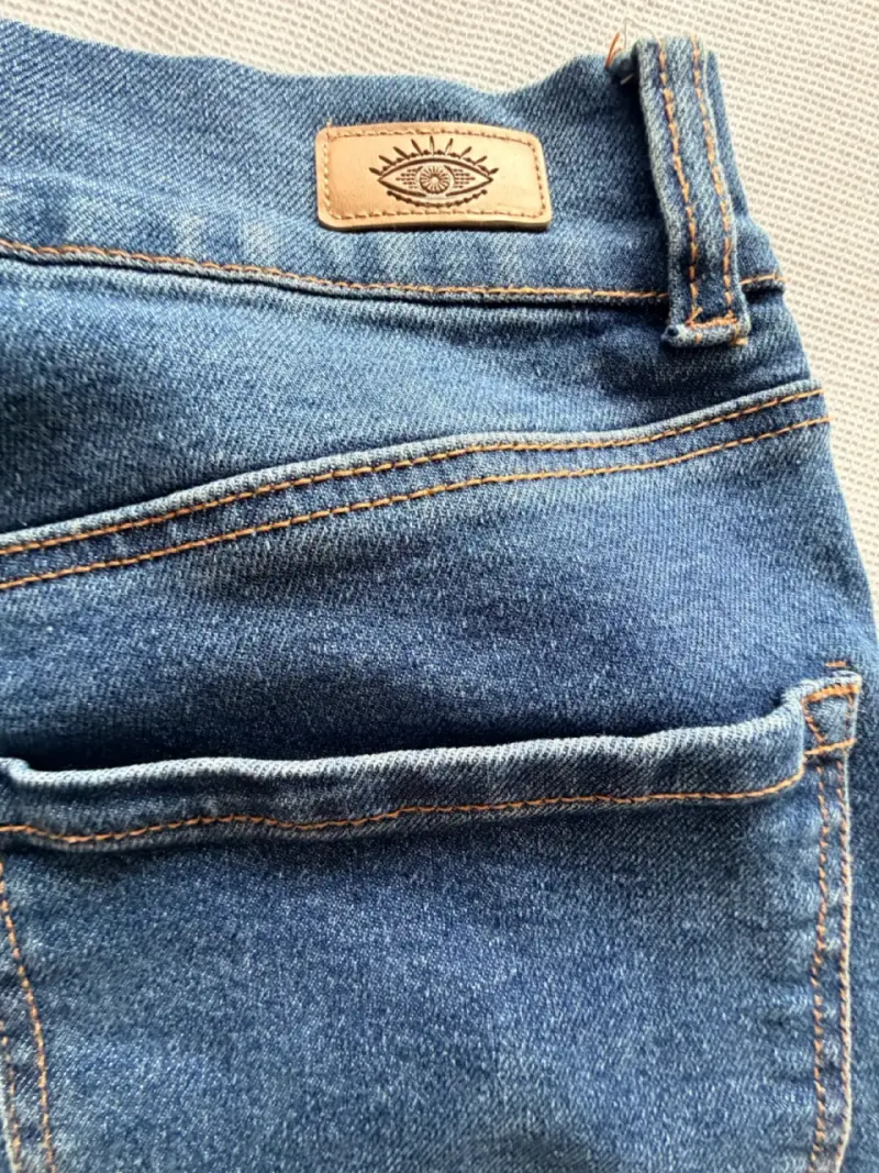 Jeans acampanados Sofía Vergara talla 38 - 6