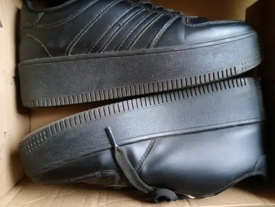 Zapatillas negras de plataforma para mujer - miniatura 1