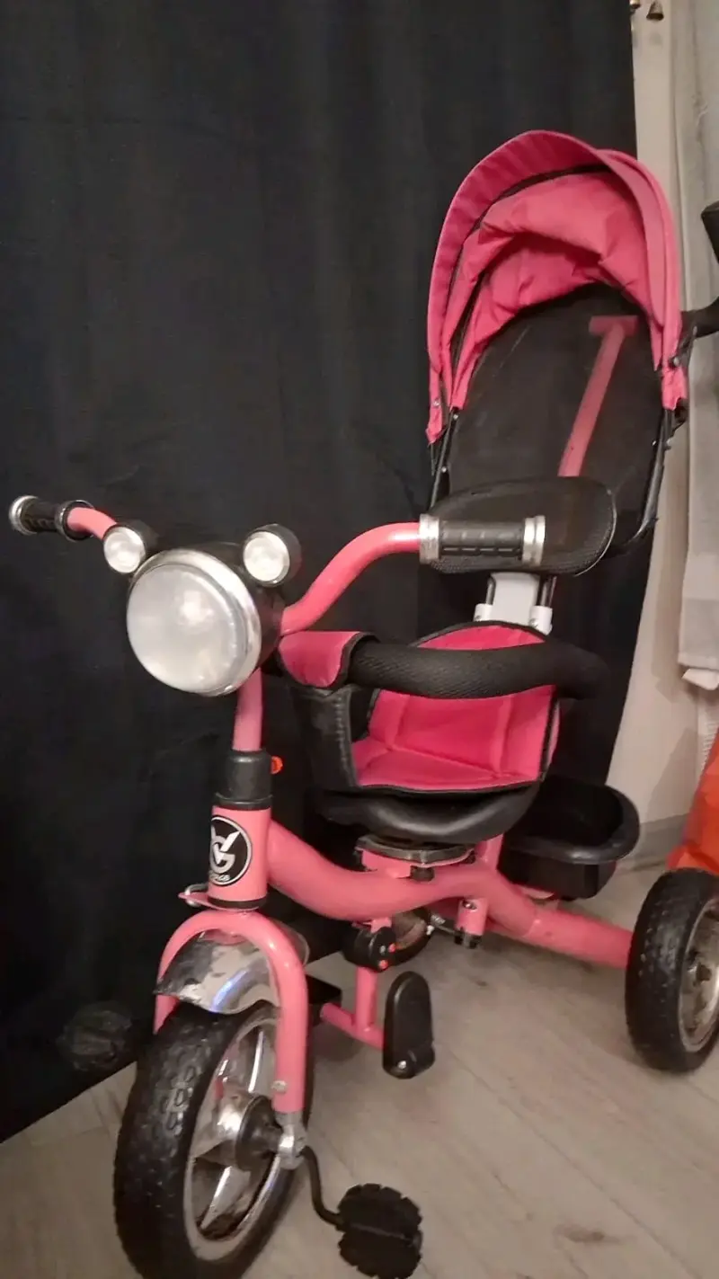 Triciclo infantil rosa con manillar y toldo - 2