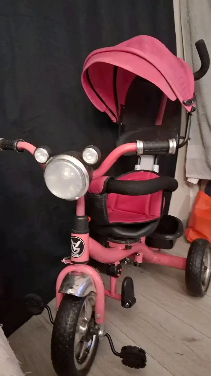 Triciclo infantil rosa con manillar y toldo - 3