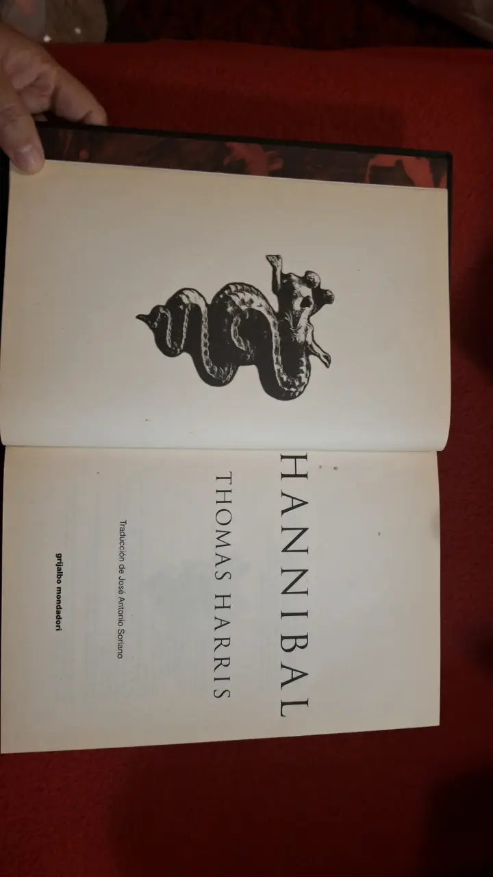 Libro 'Hannibal' de Thomas Harris en tapa dura - 2