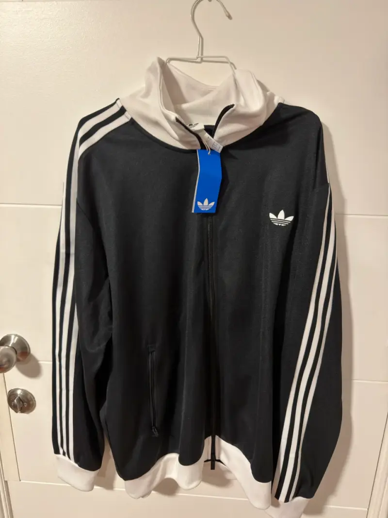 Chaqueta deportiva Adidas negra - 1