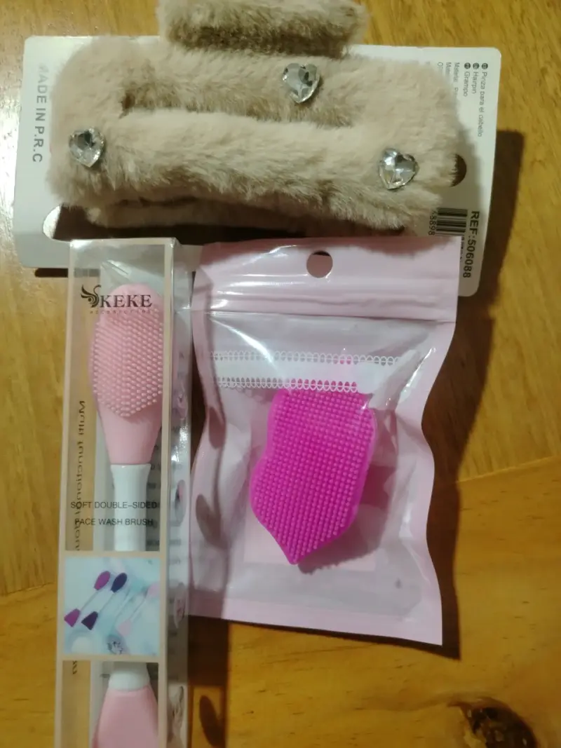 Set de belleza con maquillaje y accesorios - 4