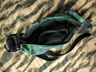 Bolso bandolera con diseño de tigre - miniatura 4