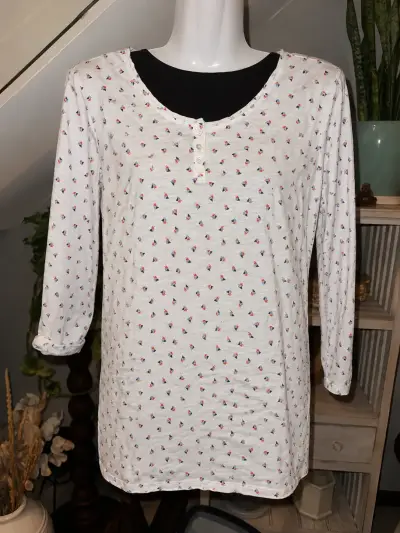 Polera blanca con estampado - miniatura 1