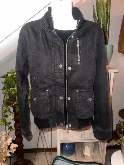 Chaqueta negra casual para mujer - miniatura 1
