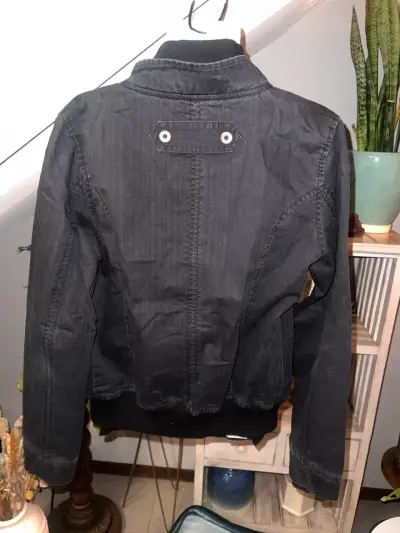 Chaqueta negra casual para mujer - miniatura 2