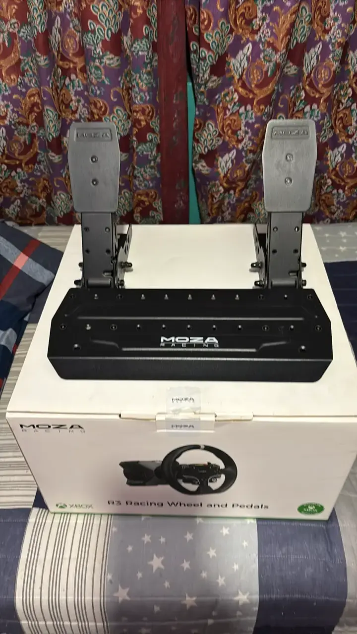 Volante y pedales Moza Racing R3 Xbox y PC - 2