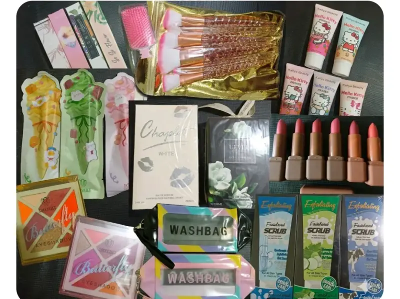 Lote de productos de belleza y accesorios variados - 3