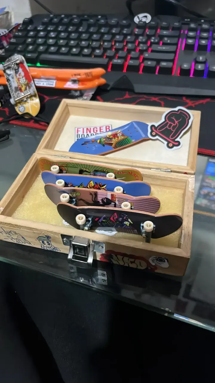 Set de 4 Fingerboards con Caja de Madera casera. - 1
