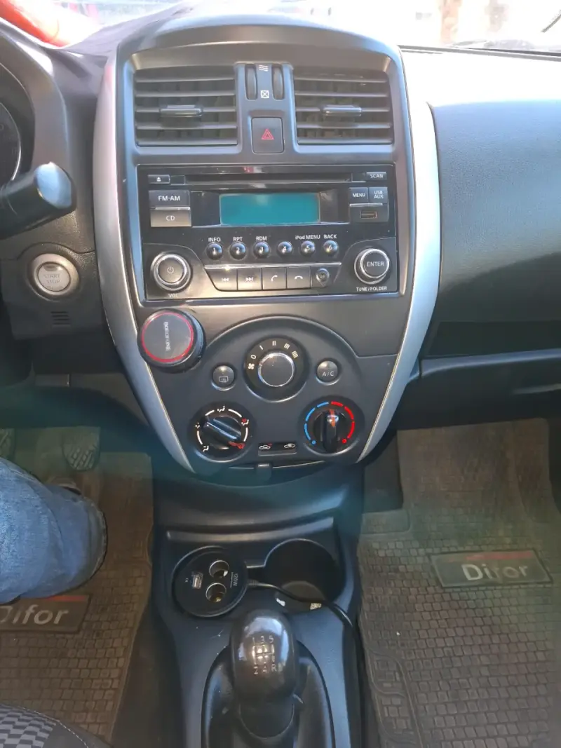 Vendo Auto Nissan Versa sense 1.6 cc - 4