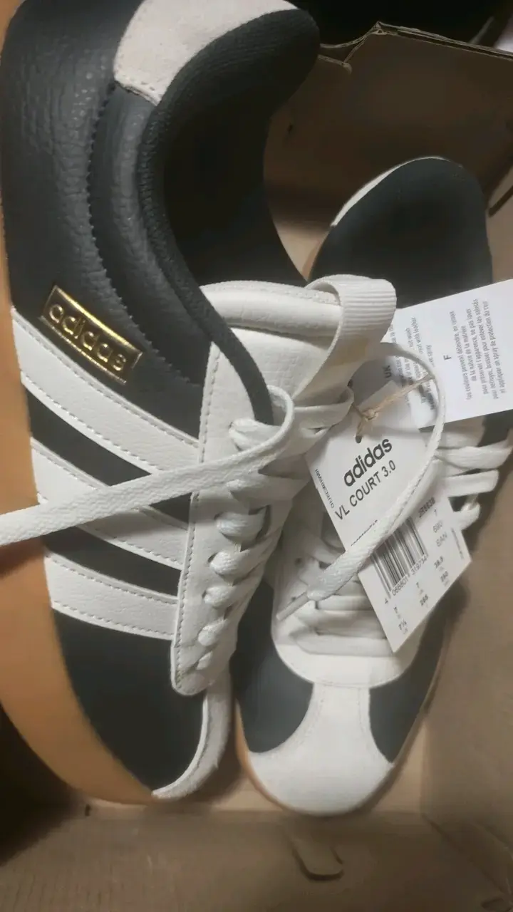 Zapatillas Adidas VL Court 3.0 blancas y negras - 2