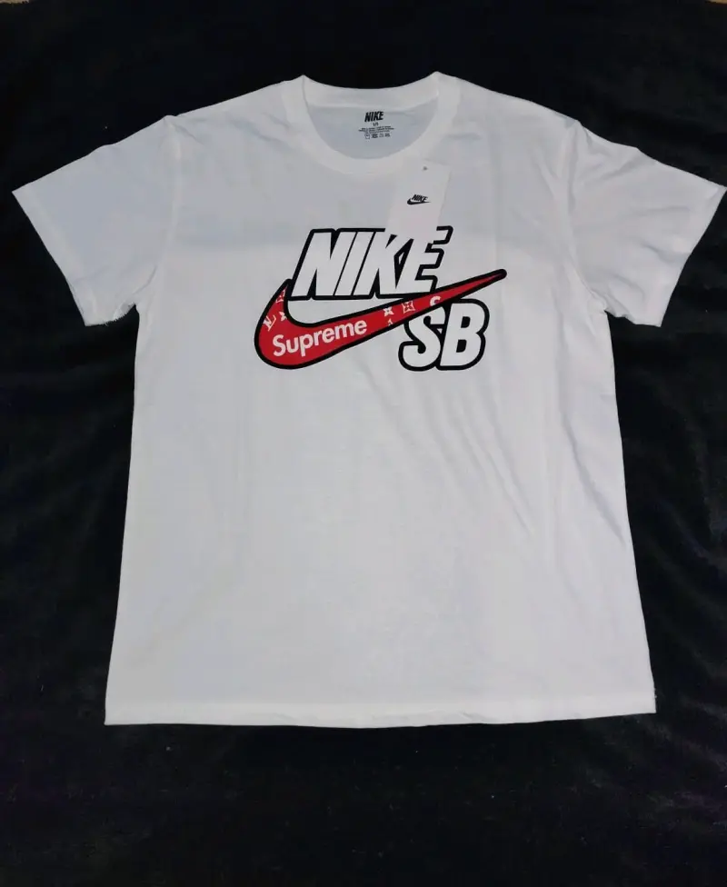 Polera Nike SB Supreme blanca unisex - 1