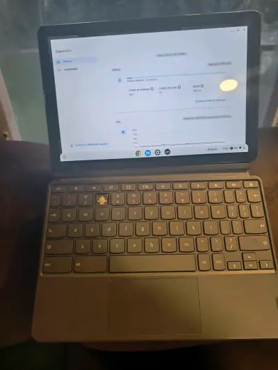 Laptop Lenovo con teclado desmontable - miniatura 2