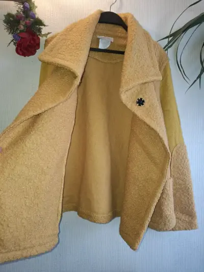 Abrigo de lana amarillo con solapa ancha - miniatura 1