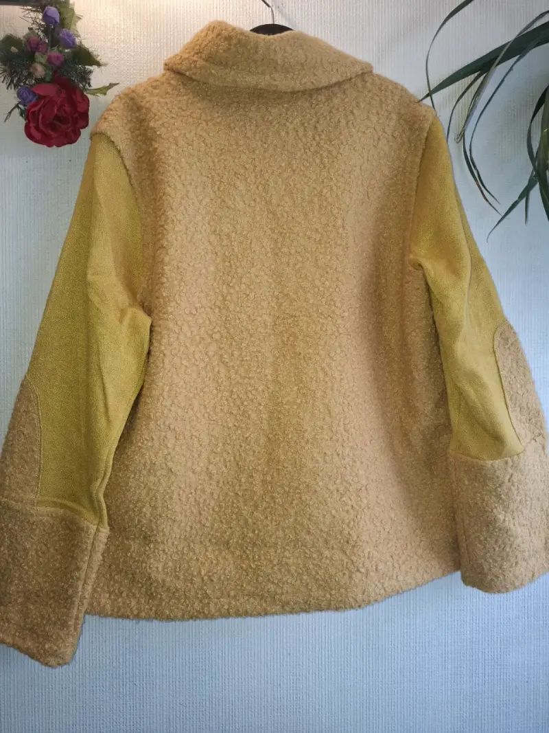 Abrigo de lana amarillo con solapa ancha - 6