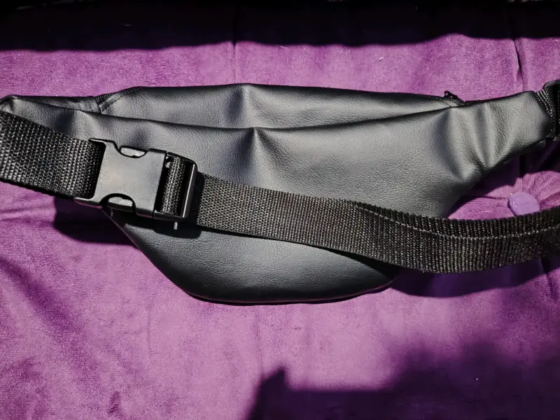 Banano negro con diseño de murciélagos y tachas - 3