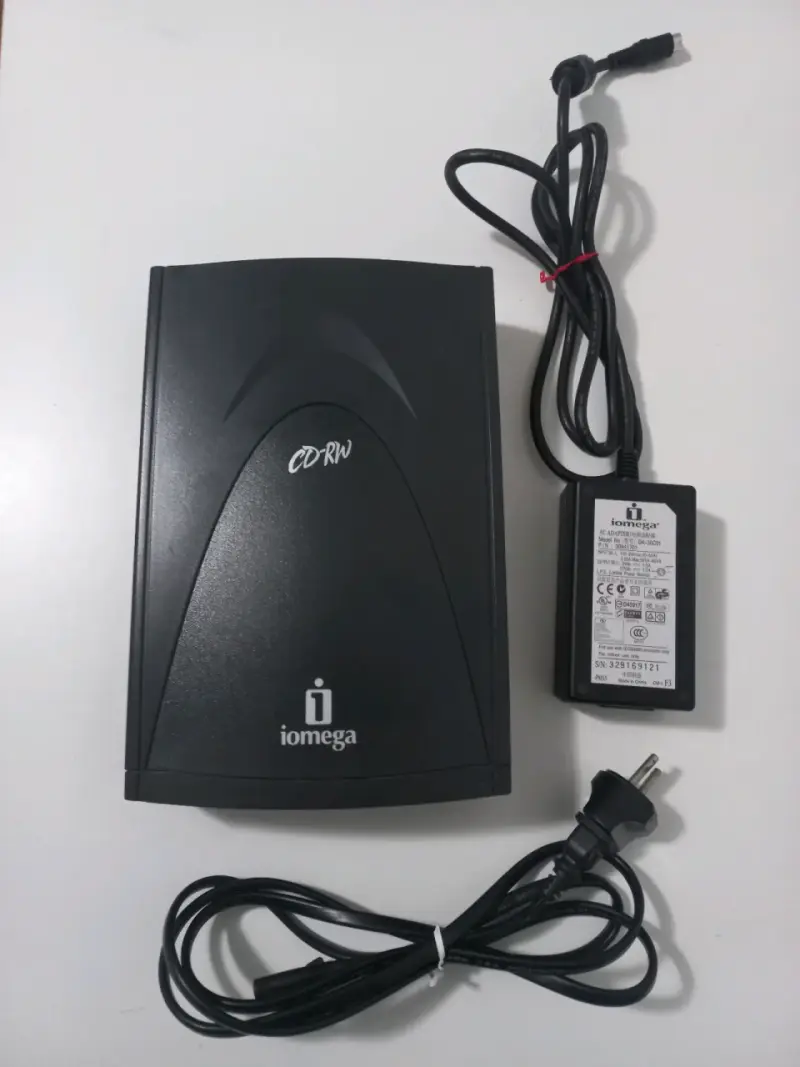 Unidad Iomega CDRW con adaptador - 1