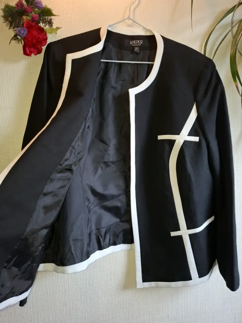 Chaqueta elegante negra con detalles blancos Kasper - 2