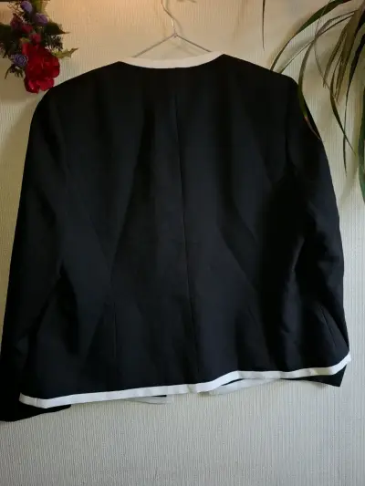 Chaqueta elegante negra con detalles blancos Kasper - miniatura 5