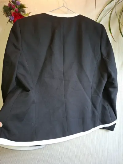 Chaqueta elegante negra con detalles blancos Kasper - miniatura 6