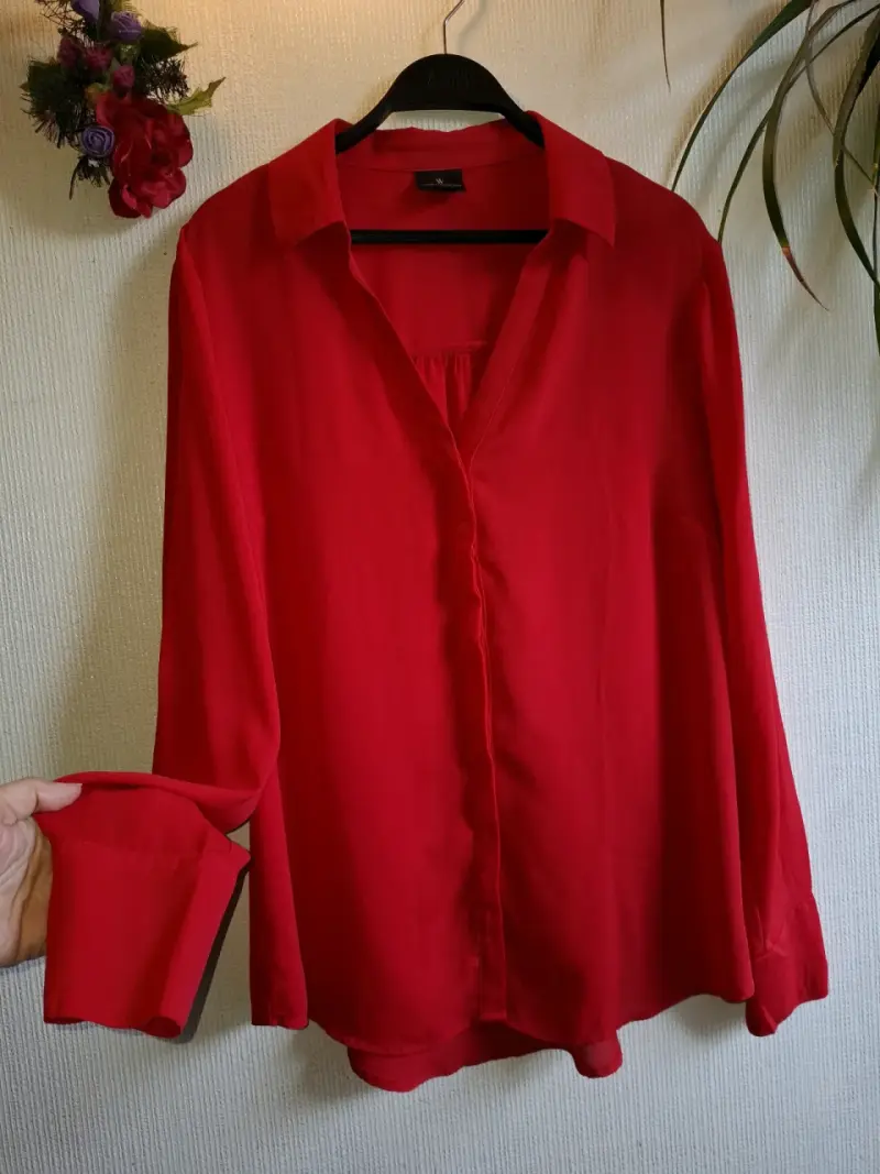 Blusa roja de mujer elegante y cómoda - 3
