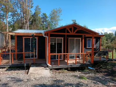 Terreno con casa - miniatura 1