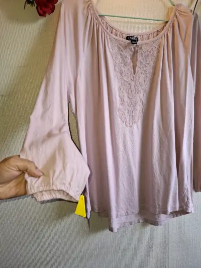 Blusa rosa con encaje para mujer - miniatura 4