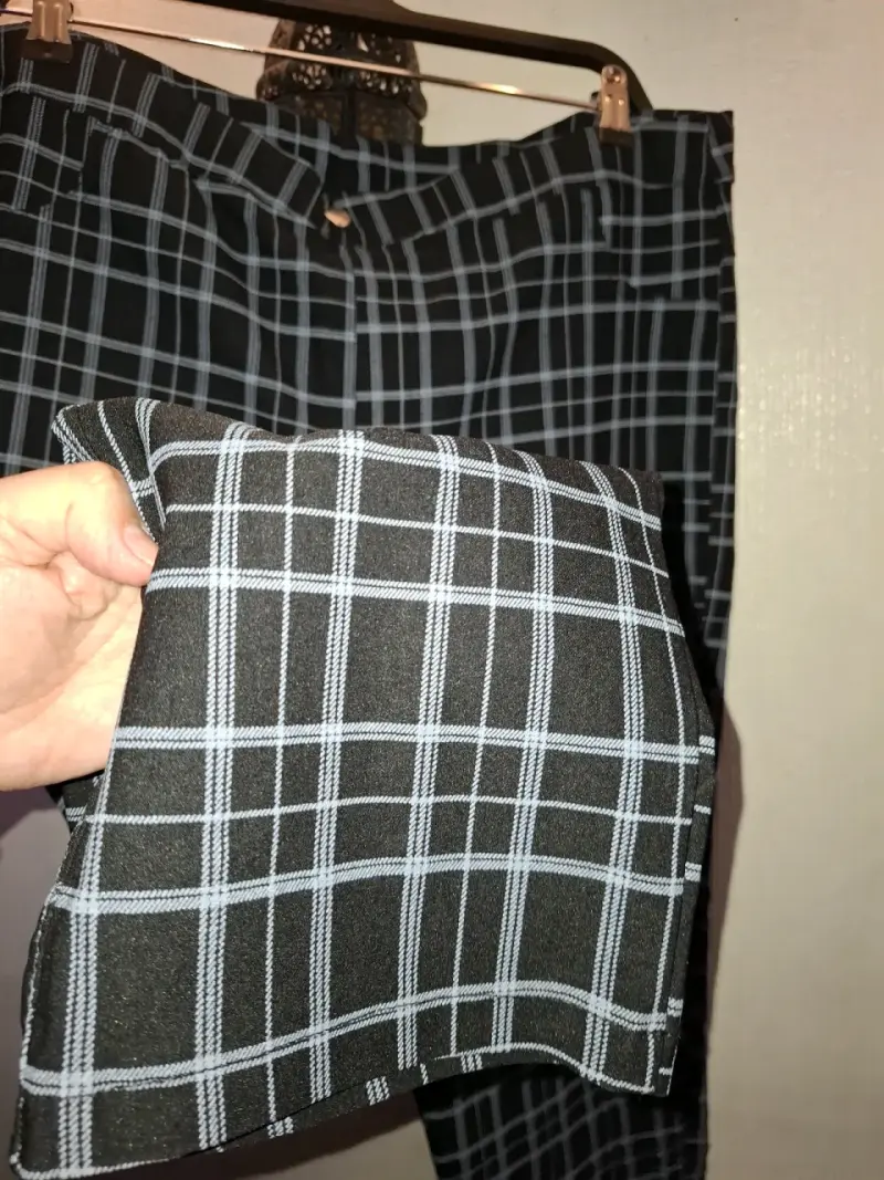 Pantalones a cuadros negros para mujer - 3