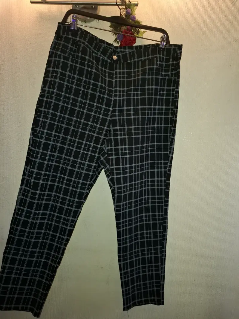 Pantalones a cuadros negros para mujer - 4