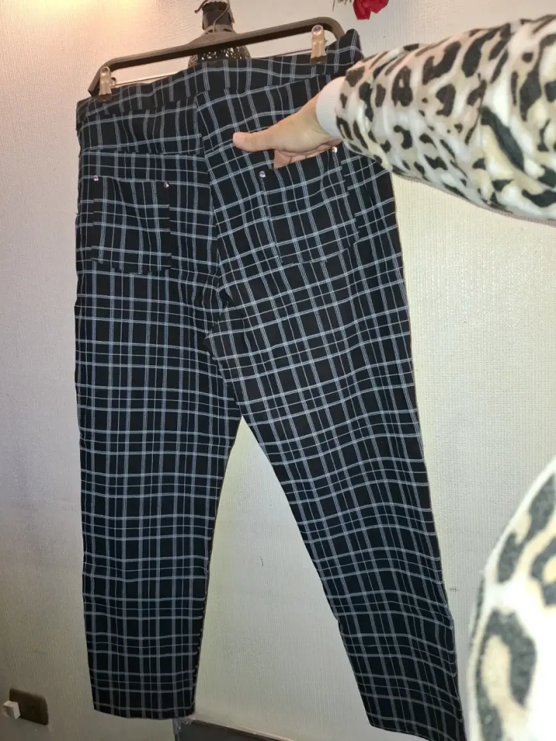 Pantalones a cuadros negros para mujer - 6
