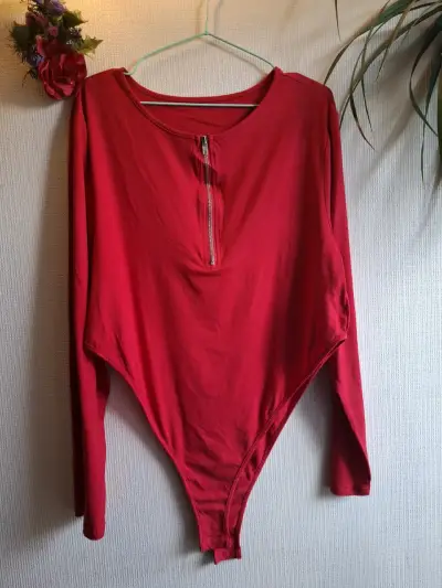 Body rojo con cierre frontal para mujer - miniatura 1