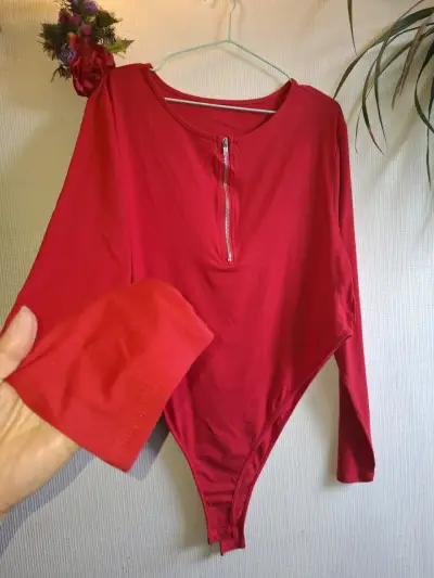 Body rojo con cierre frontal para mujer - miniatura 2