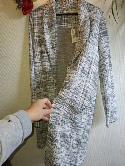 Cardigan de lana a cuadros para mujer - miniatura 4