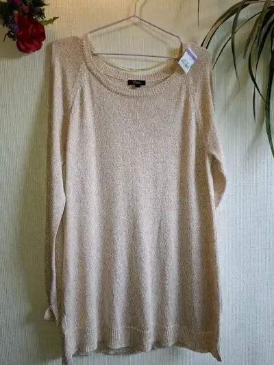 Suéter beige de mujer con brillo - miniatura 1
