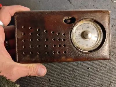 Radio Phillips portátil de cuero - miniatura 1