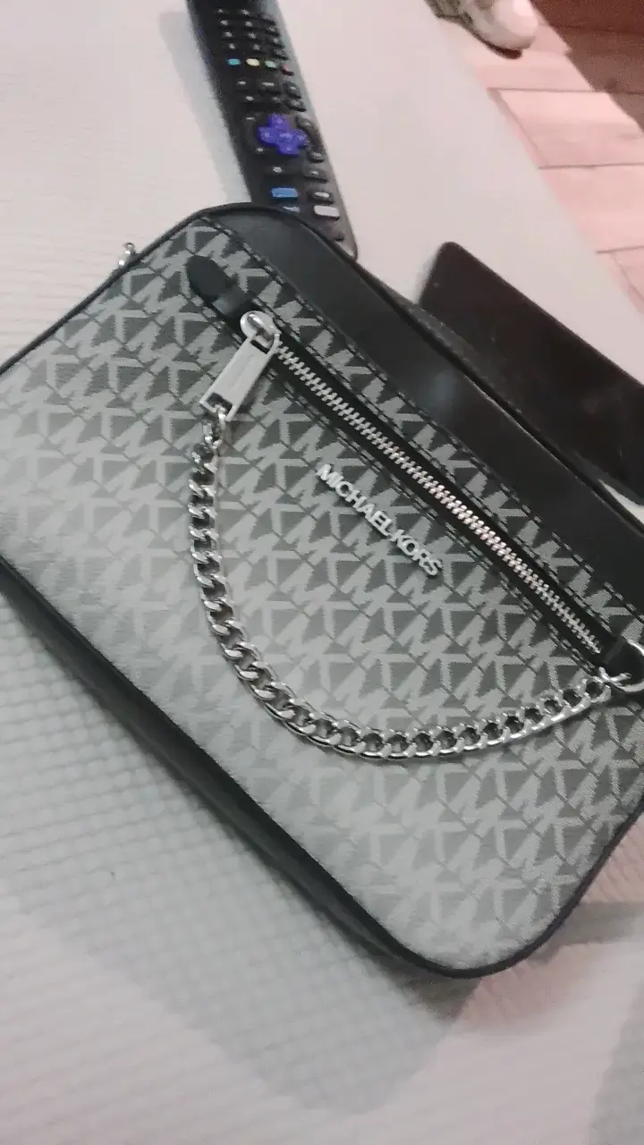 Cartera Michael Kors con diseño monograma - 2