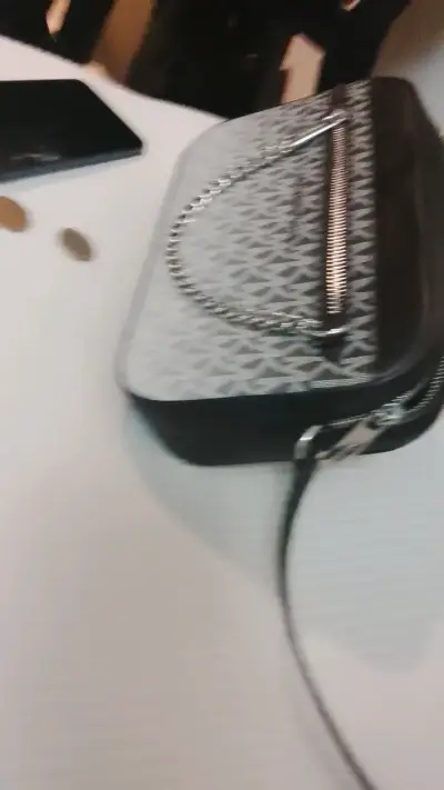 Cartera Michael Kors con diseño monograma - miniatura 5