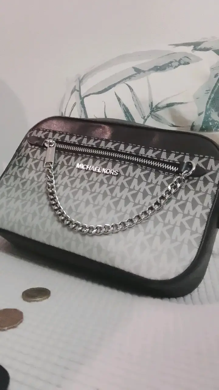 Cartera Michael Kors con diseño monograma - 6