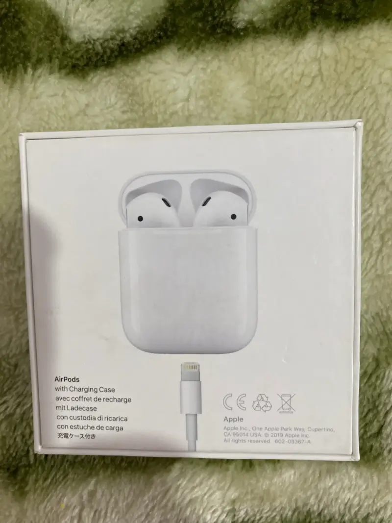 Apple AirPods con Estuche de Carga - 1