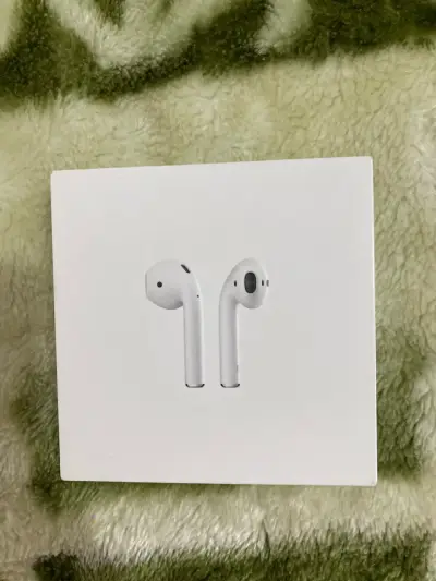 Apple AirPods con Estuche de Carga - miniatura 2