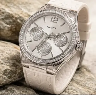 Reloj Guess blanco con detalles brillantes - miniatura 2