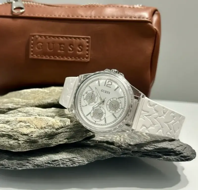 Reloj Guess blanco con detalles brillantes - 3
